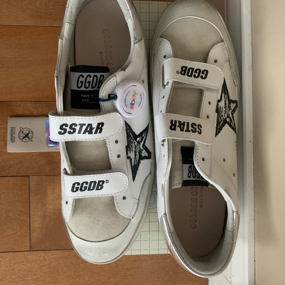 Brand New Golden Goose Old School Penstar w/box & passport sz 40 - Picture 3 of 4